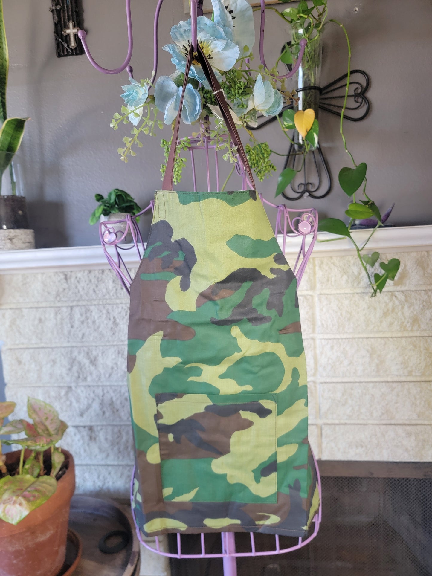 MORE children's aprons on CLEARANCE